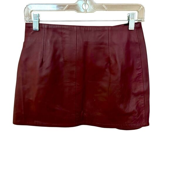 Understated Leather Mini Skirt Size XS - Picture 4 of 6